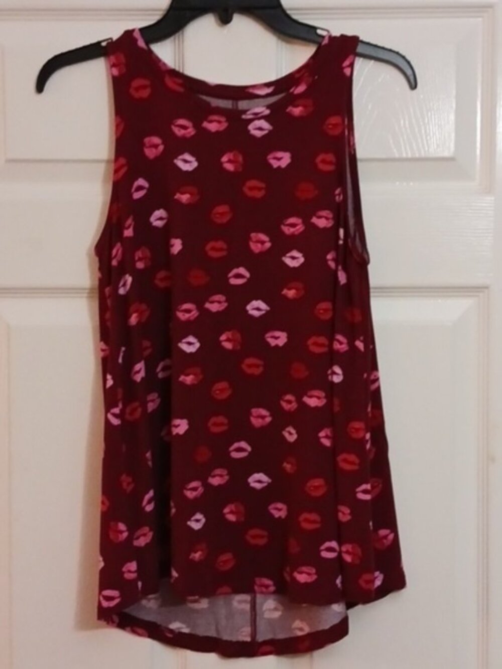 NWT Lipstick Kiss Print Tank Top Morron Pink Red 💋 Lips Sz.S Apt.9